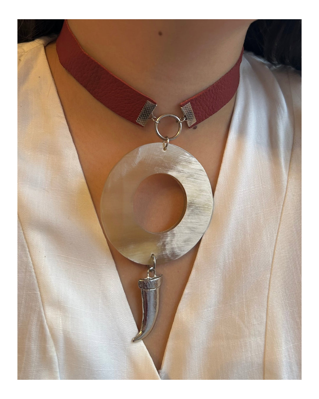 Gargantilla cuero y guampa