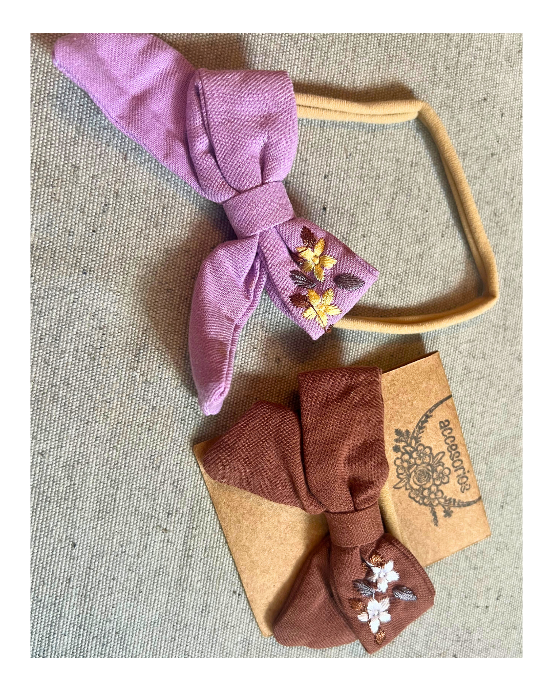 Moña colero/vincha bordada