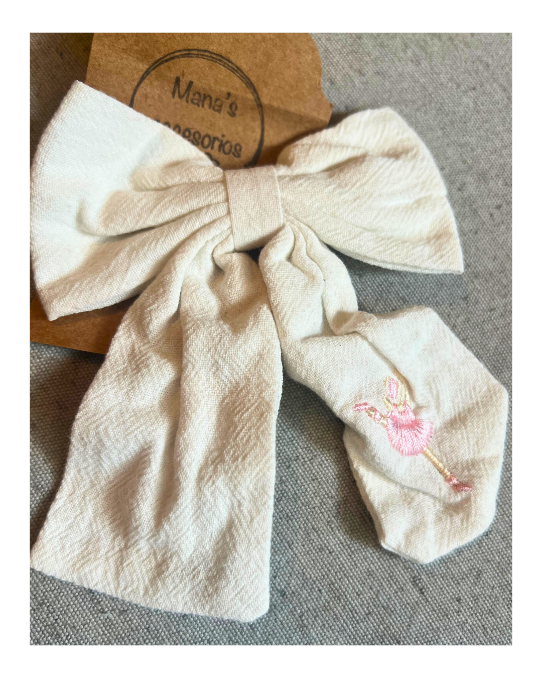 Moña bordada/ bailarina