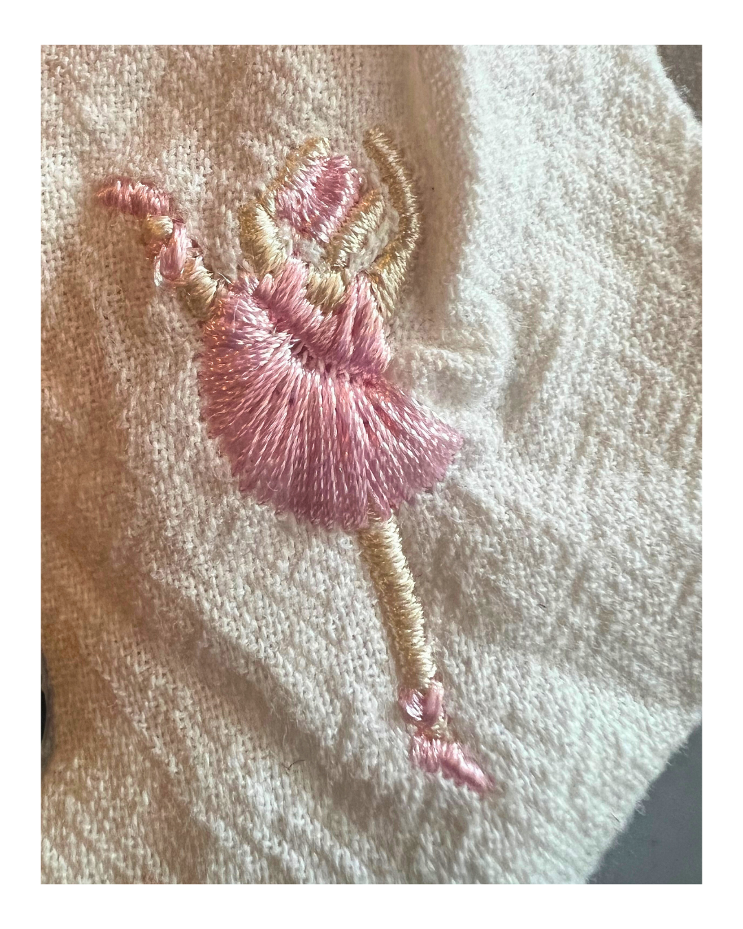 Moña bordada/ bailarina