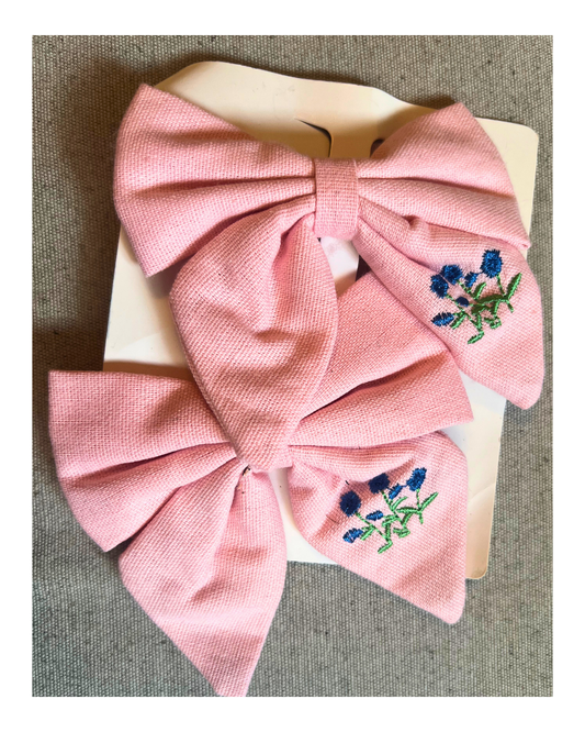 Par de moñas- pinzas bordadas