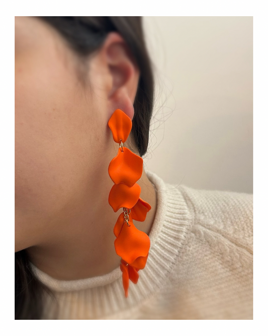 Caravanas pétalos anaranjados